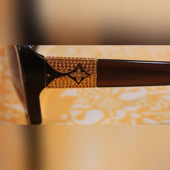 Authentic LOUIS VUITTON Brown Glitter Frame Heather Strass Sunglasses, Tortoise - Picture 12 of 16